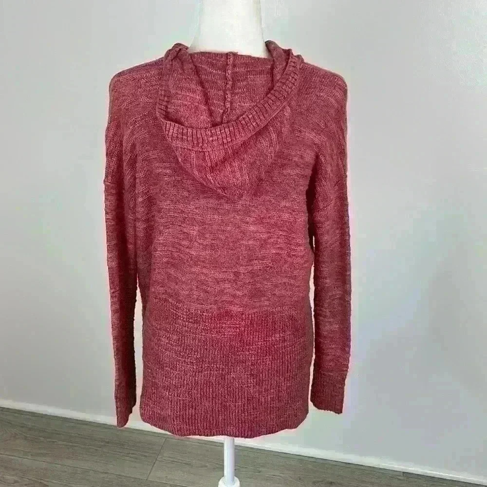 American Eagle Outfitters decent pre